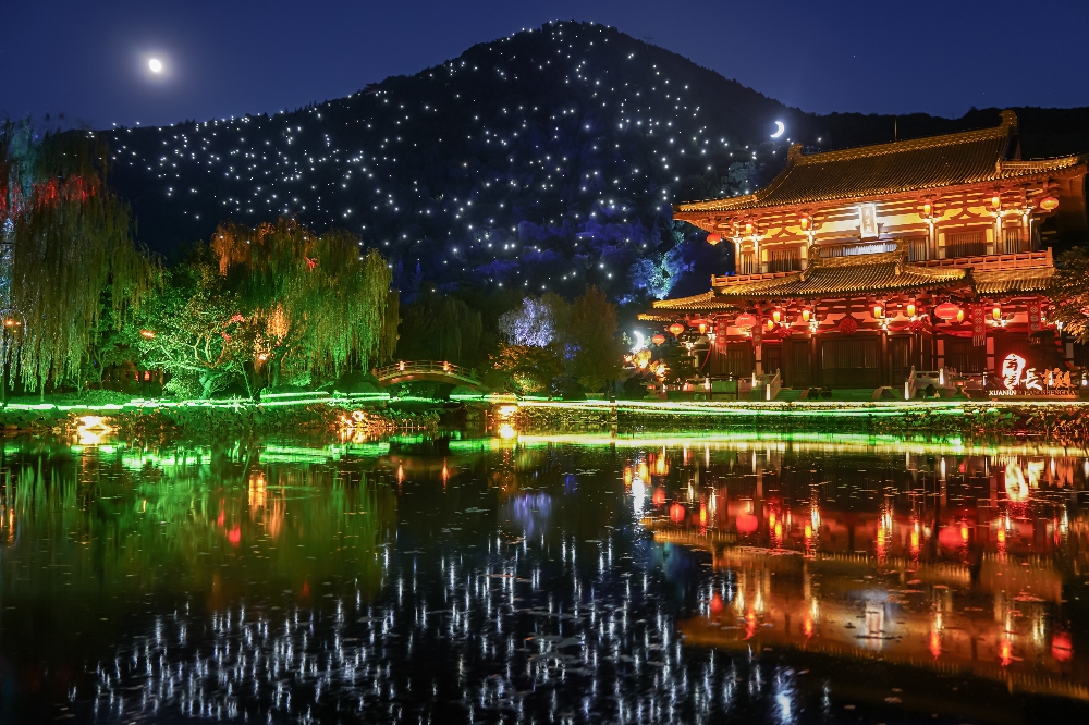 兩個月亮芙蓉湖長生殿_副本.jpg
